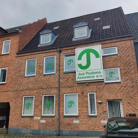 Jp 3 - Faelles Kokken Og Bad, Eget Toilet Lägenhet