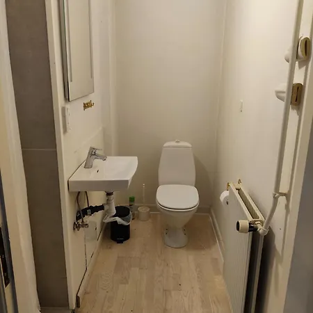 Jp 3 - Faelles Kokken Og Bad, Eget Toilet * גרינדסטד